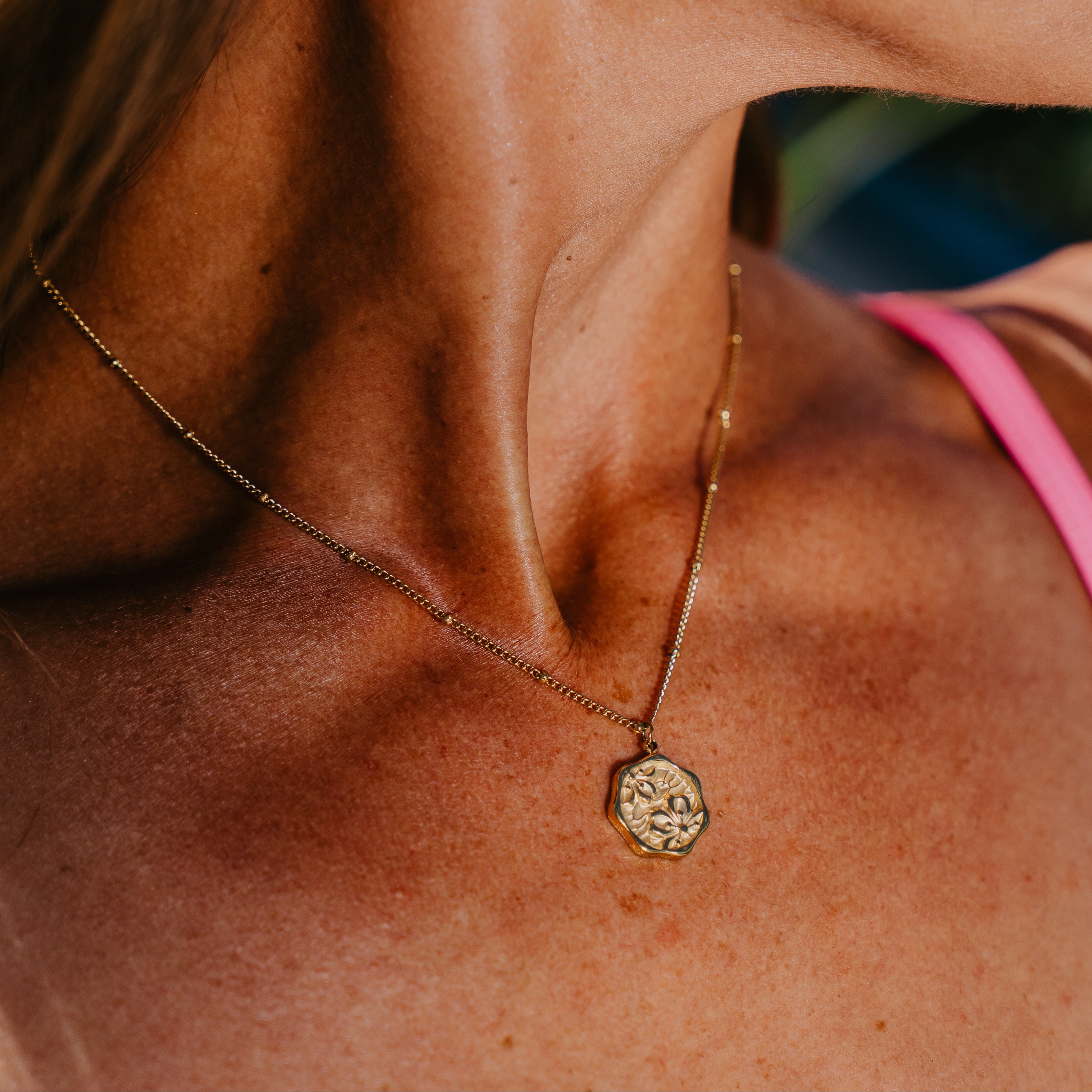 DAHLIA FLOWER NECKLACE