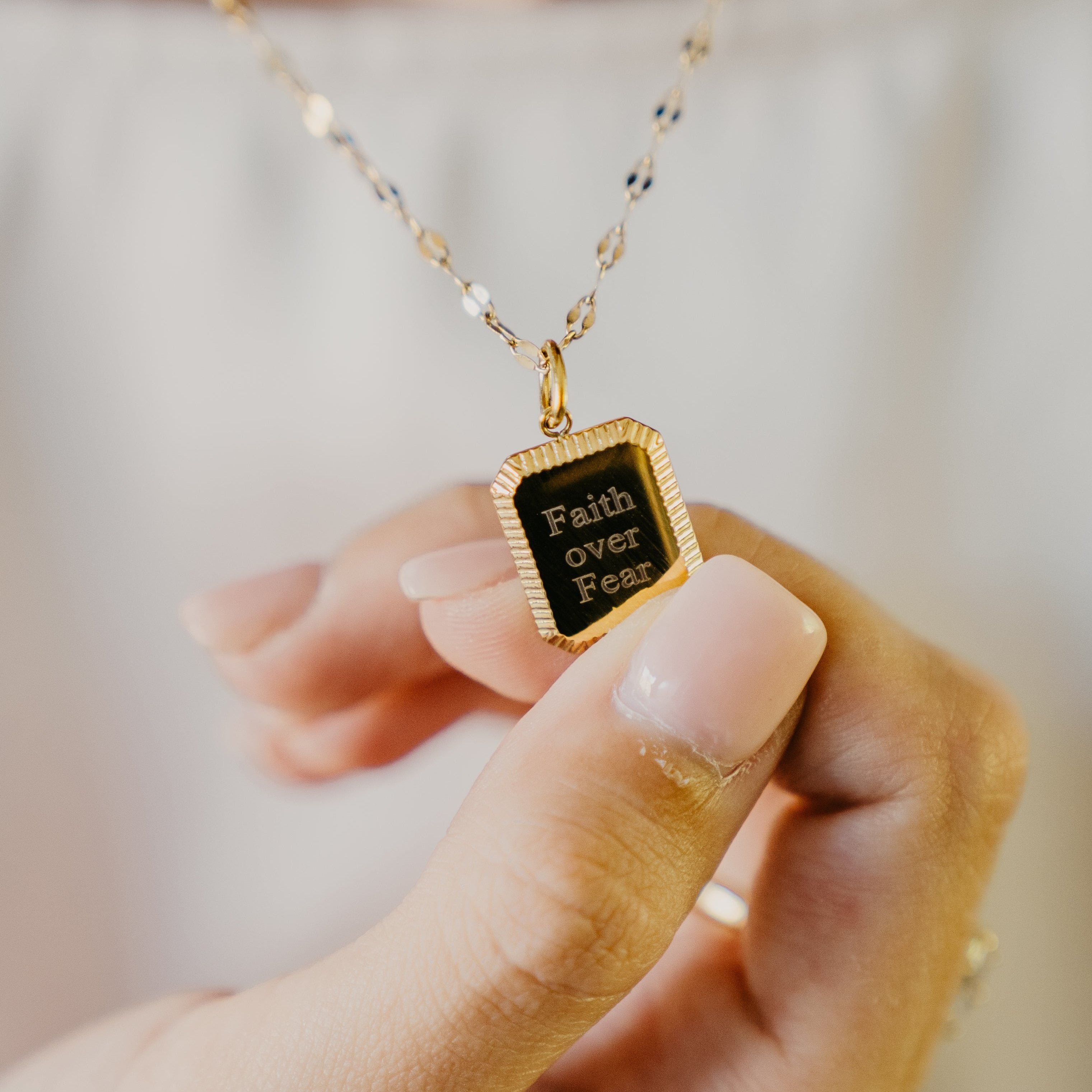 PERSONALISED TEXTURED PENDANT NECKLACE (READY IN 4 DAYS)