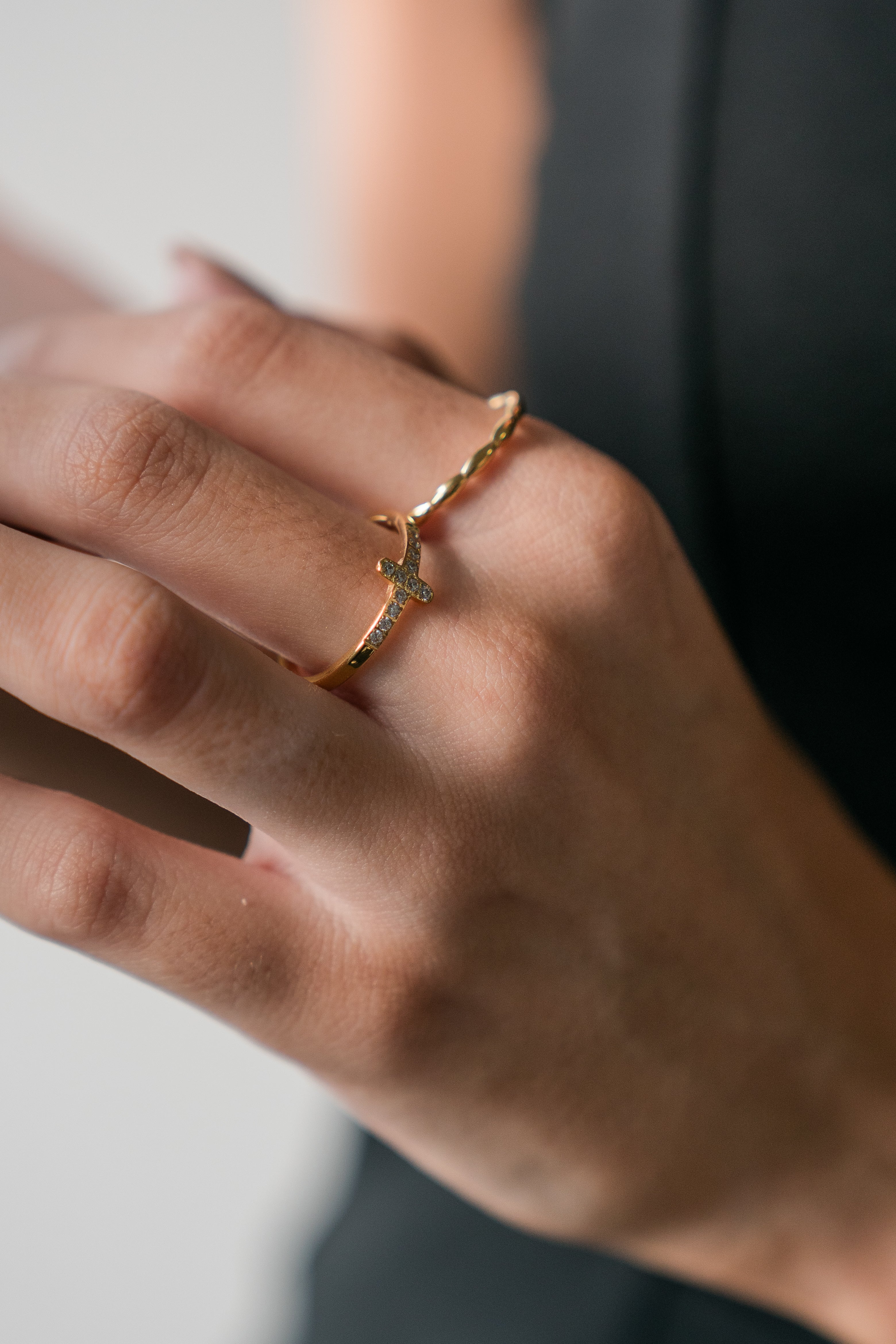 IMPACT CZ CROSS RING
