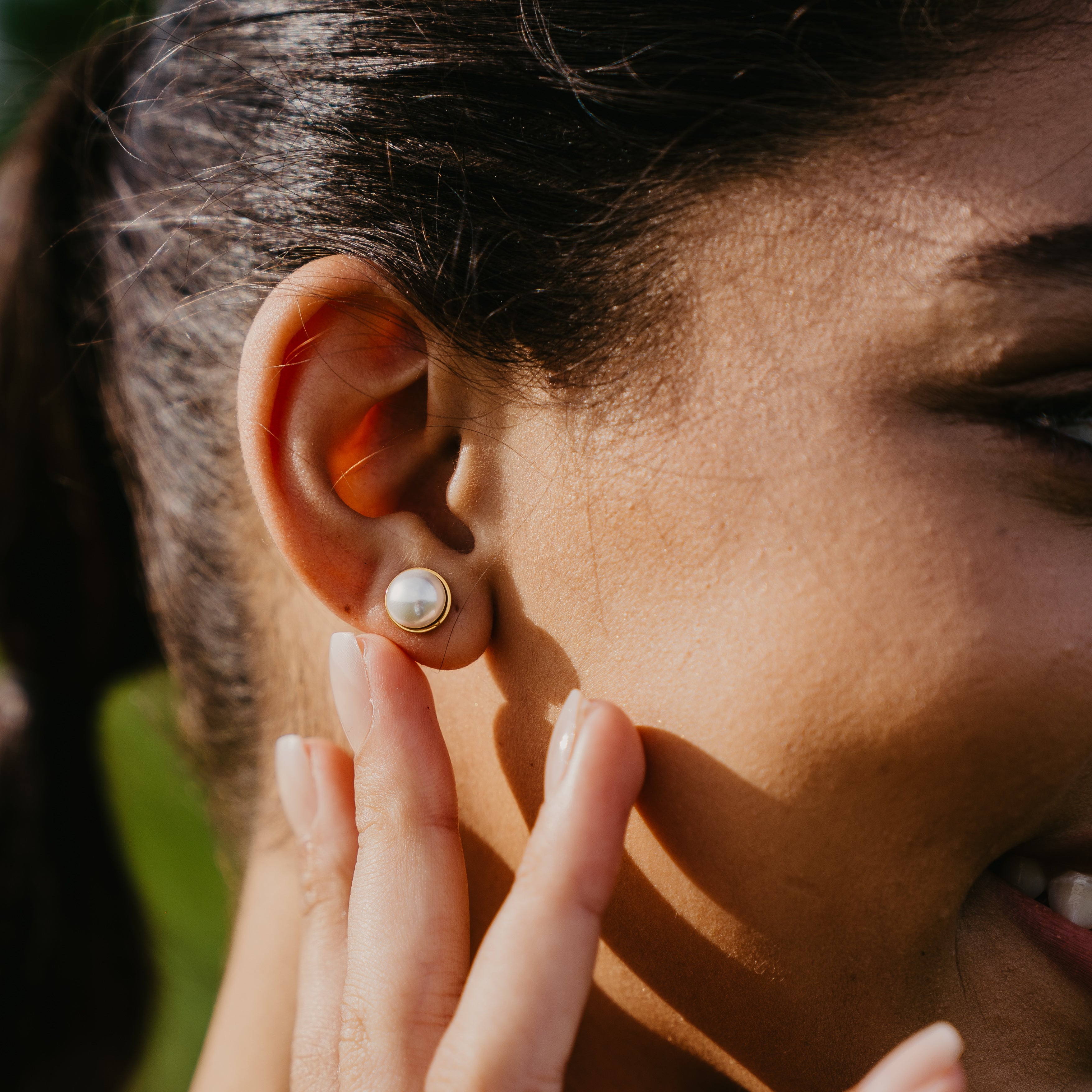 VALENTINA PEARL STUDS