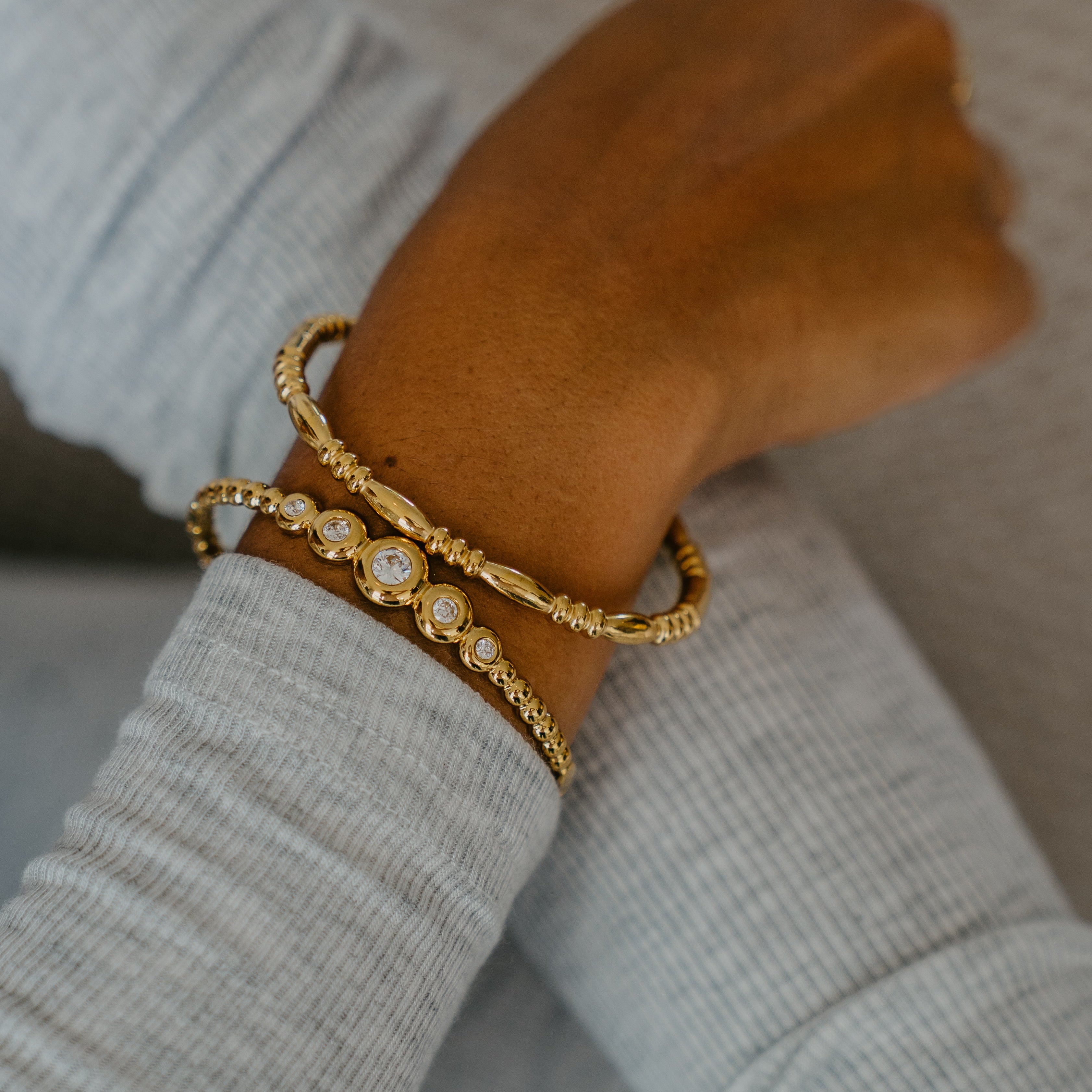 AURORA BANGLE