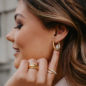 REGINA CZ OVAL HOOPS
