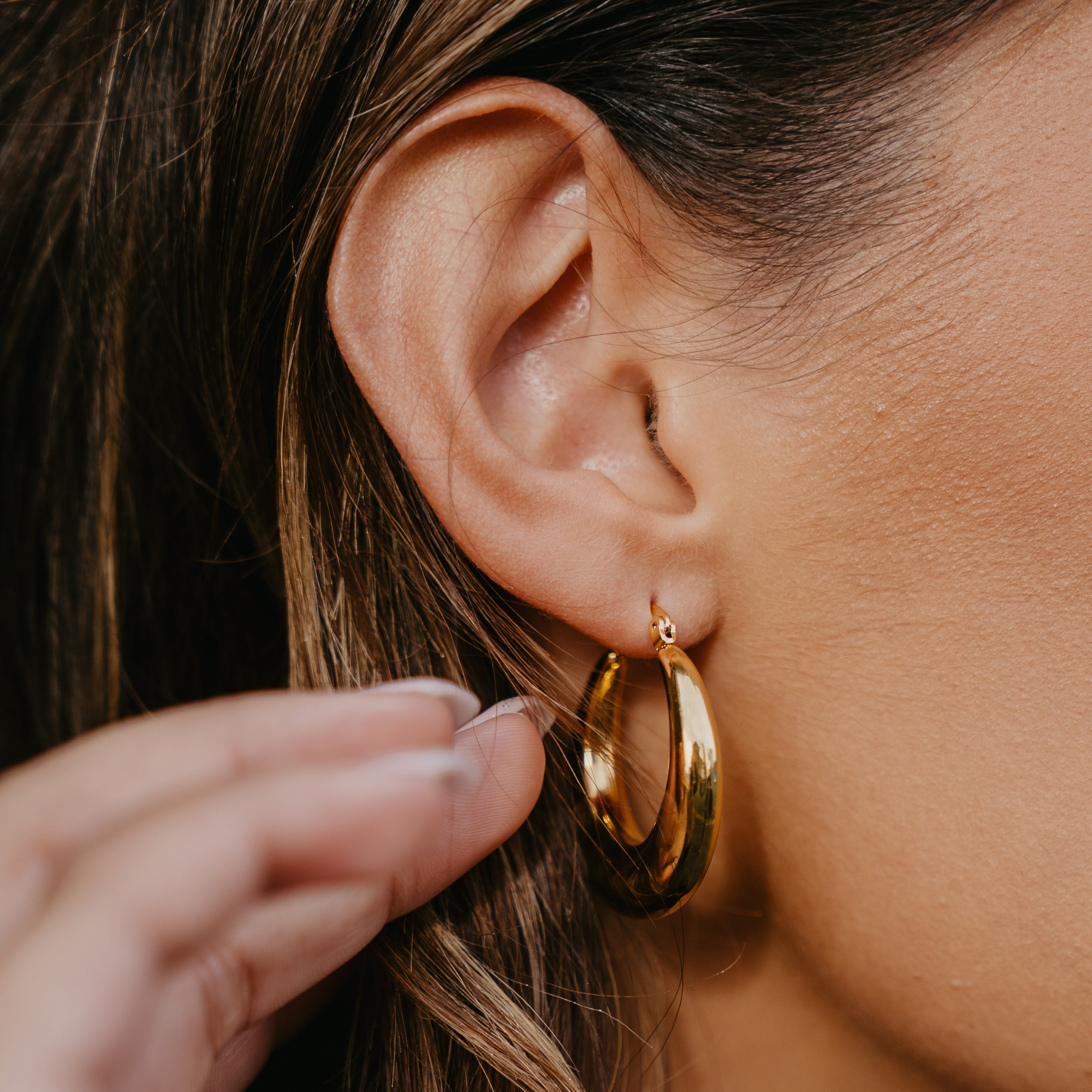 ESSENTIAL GOLD HOOPS