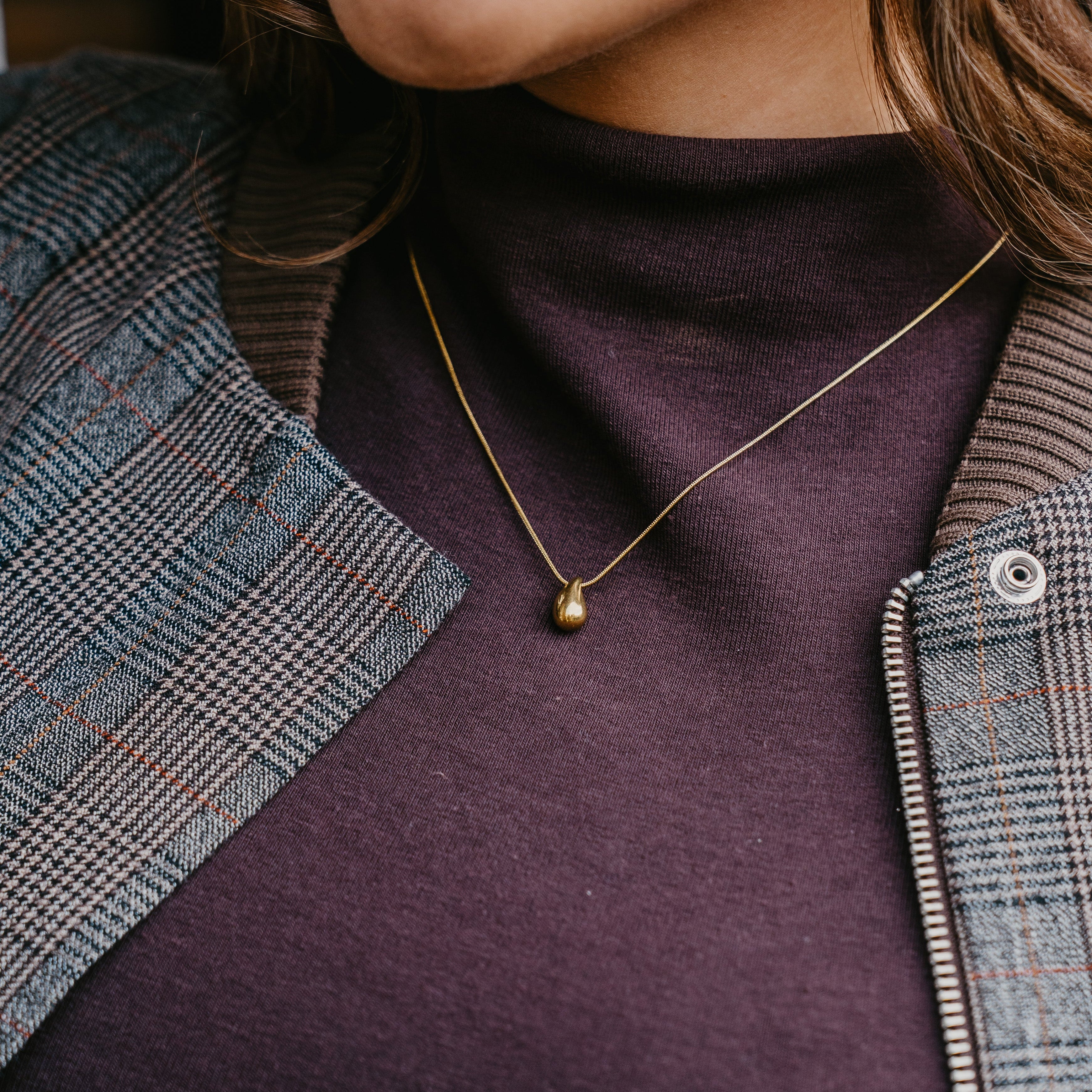 THE AVERY TEARDROP NECKLACE