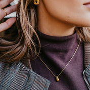 THE AVERY TEARDROP NECKLACE