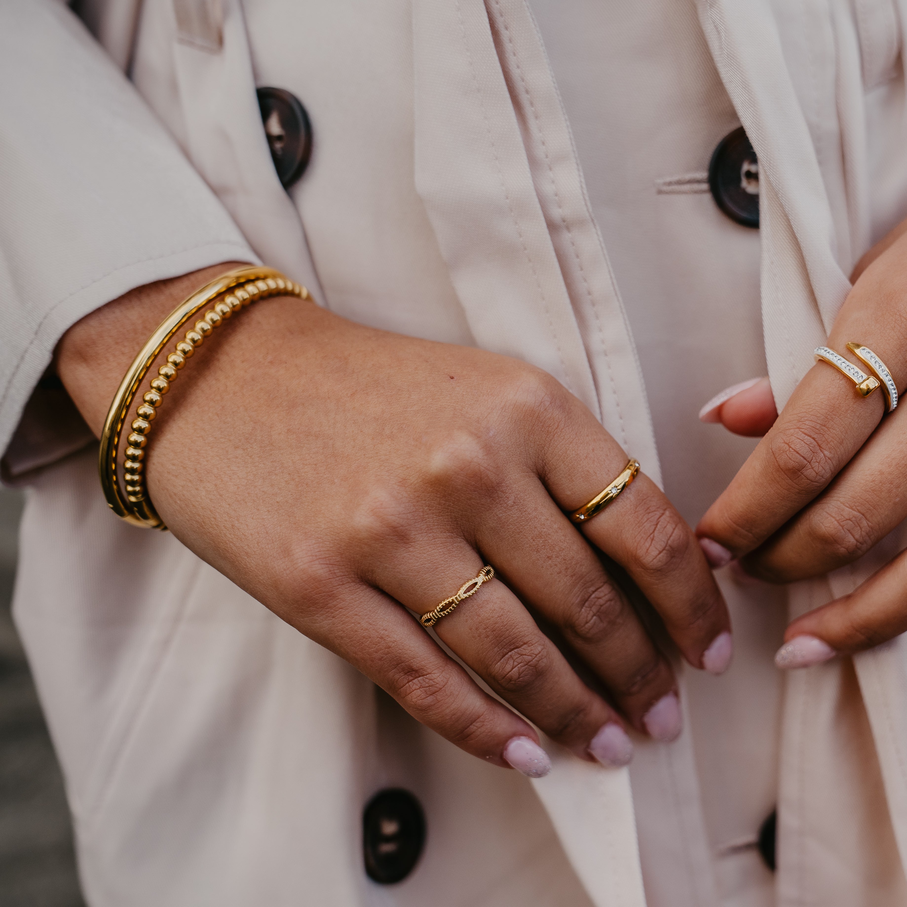 THE ESSENTIAL TEXTURED BANGLE