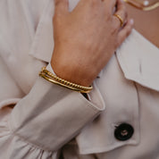 THE ESSENTIAL TEXTURED BANGLE