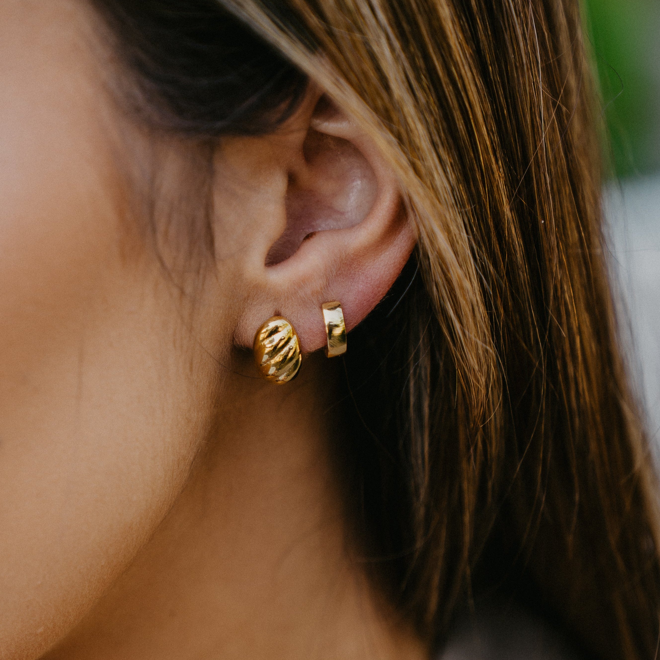 JENNIFER TEXTURED STUDS