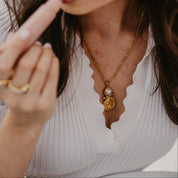 THE SIGNATURE NECKLACE