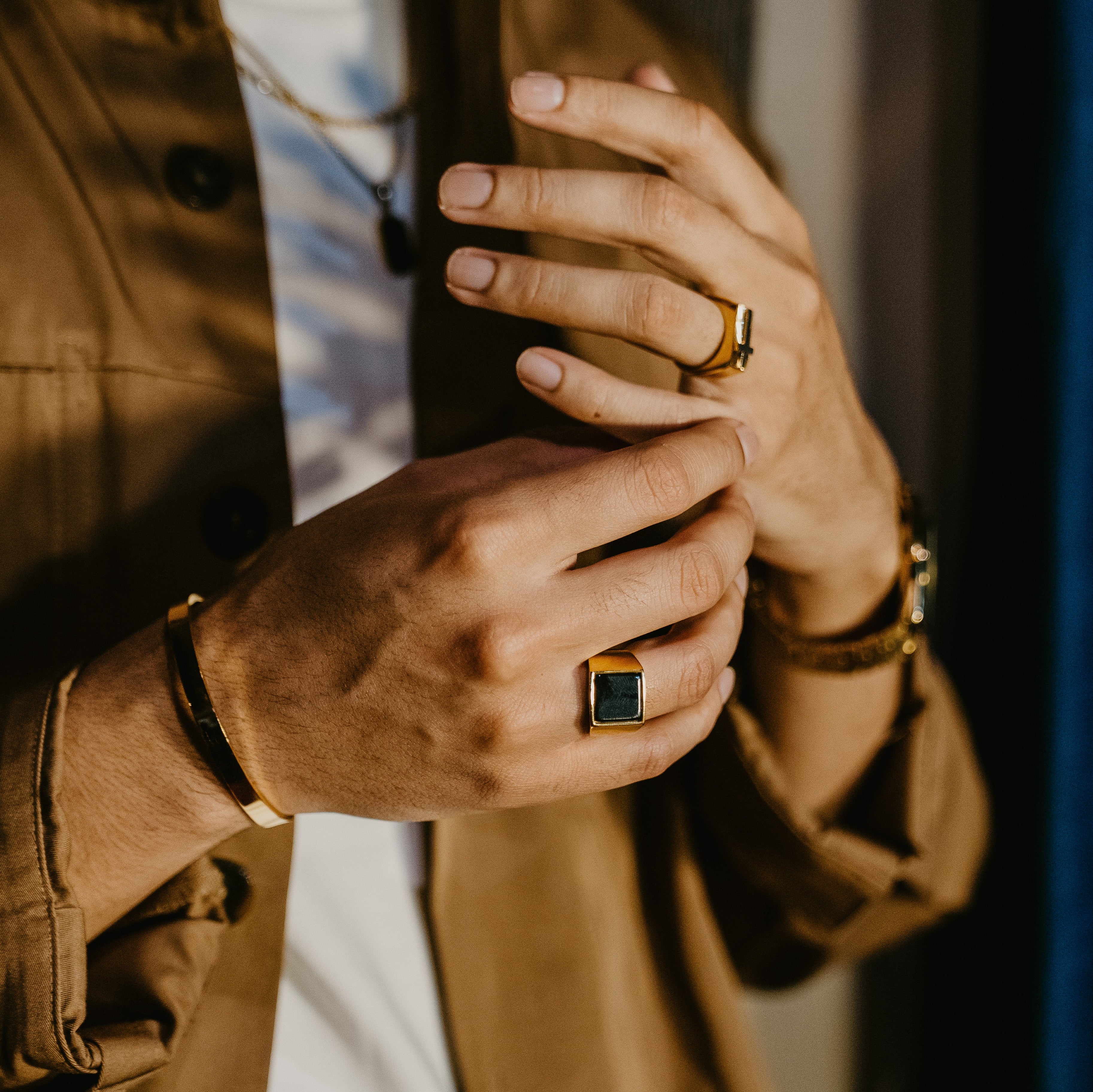 HOMME MENS BLACK SIGNET