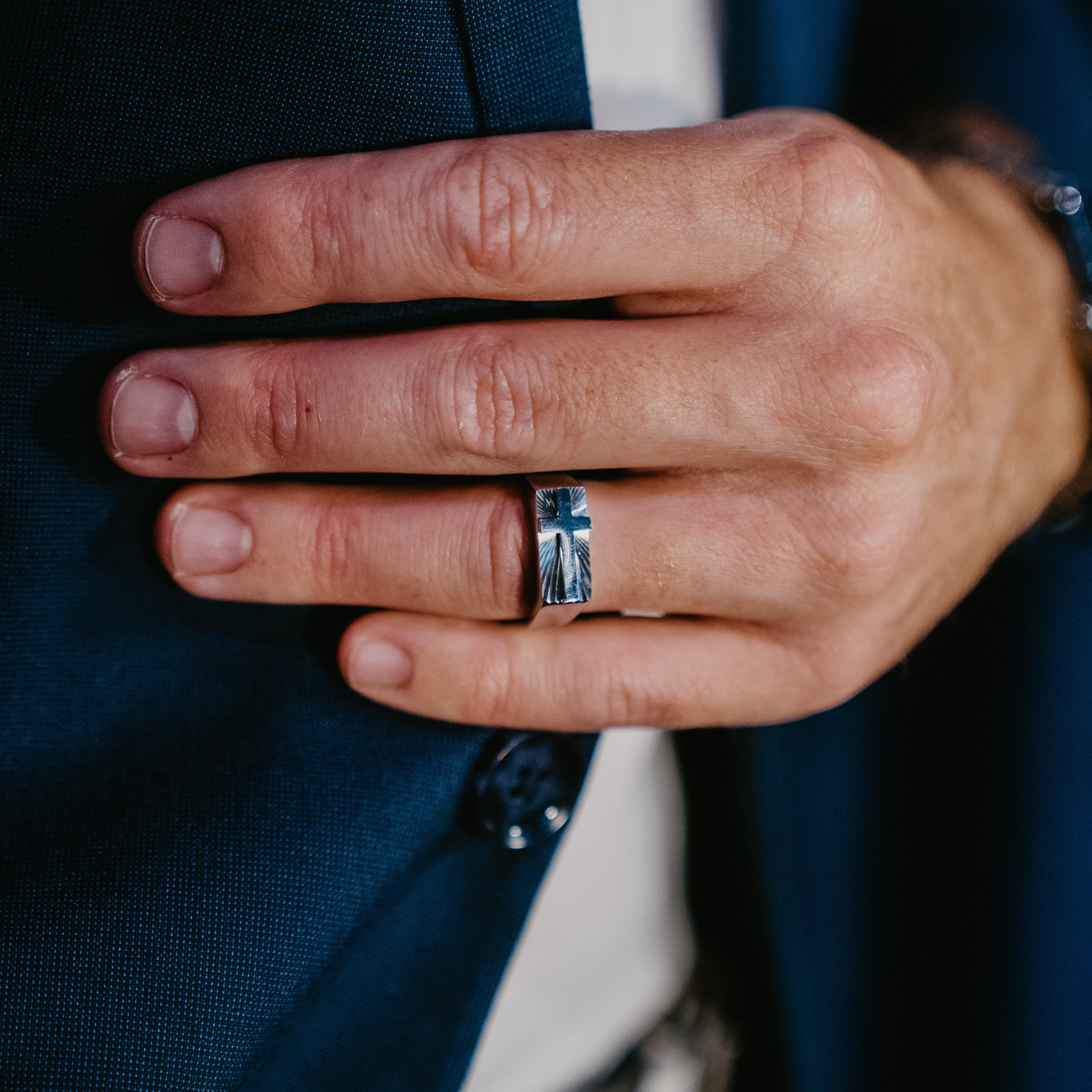 HOMME MENS CROSS RING