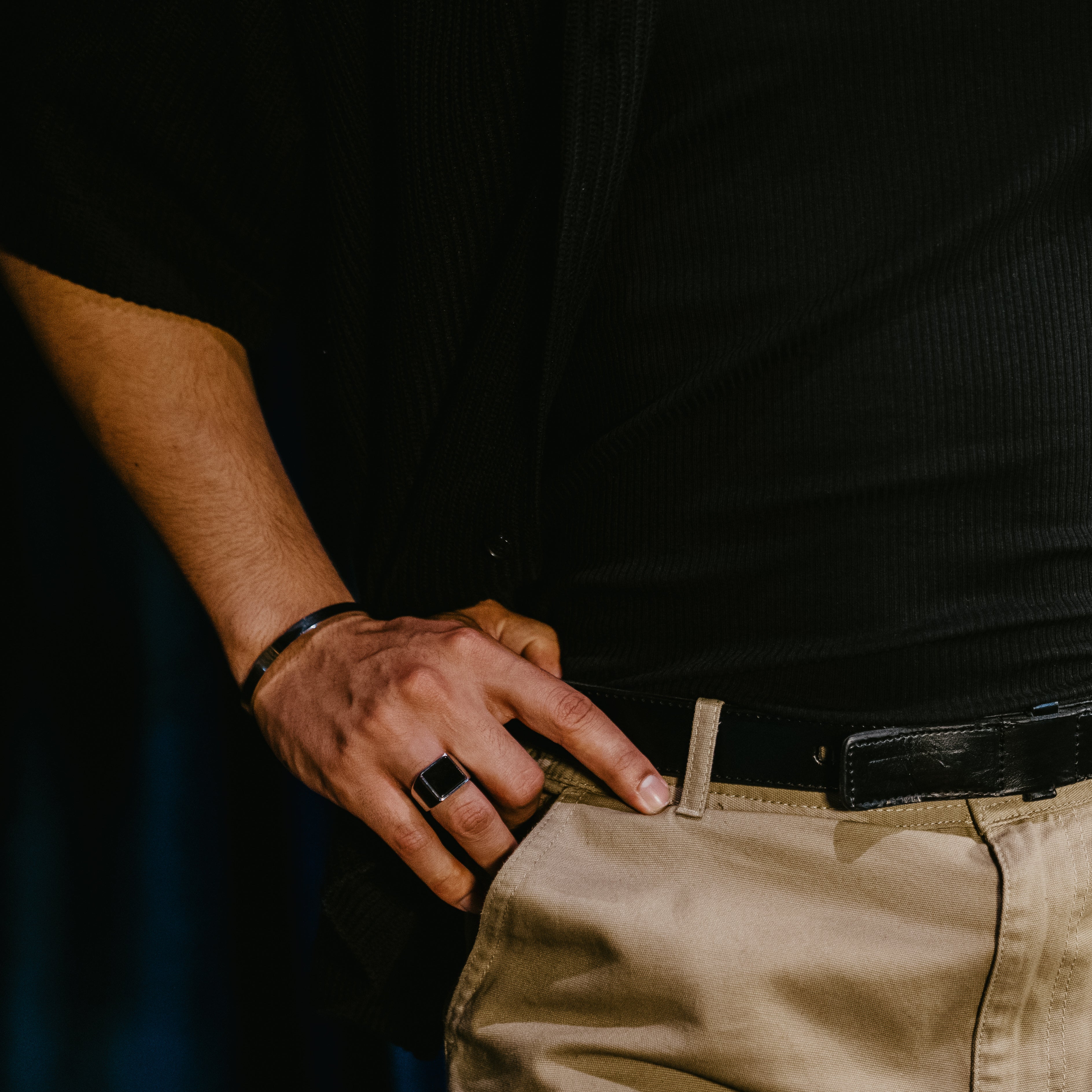 HOMME MENS BLACK SIGNET