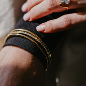 Crested Bangle Set