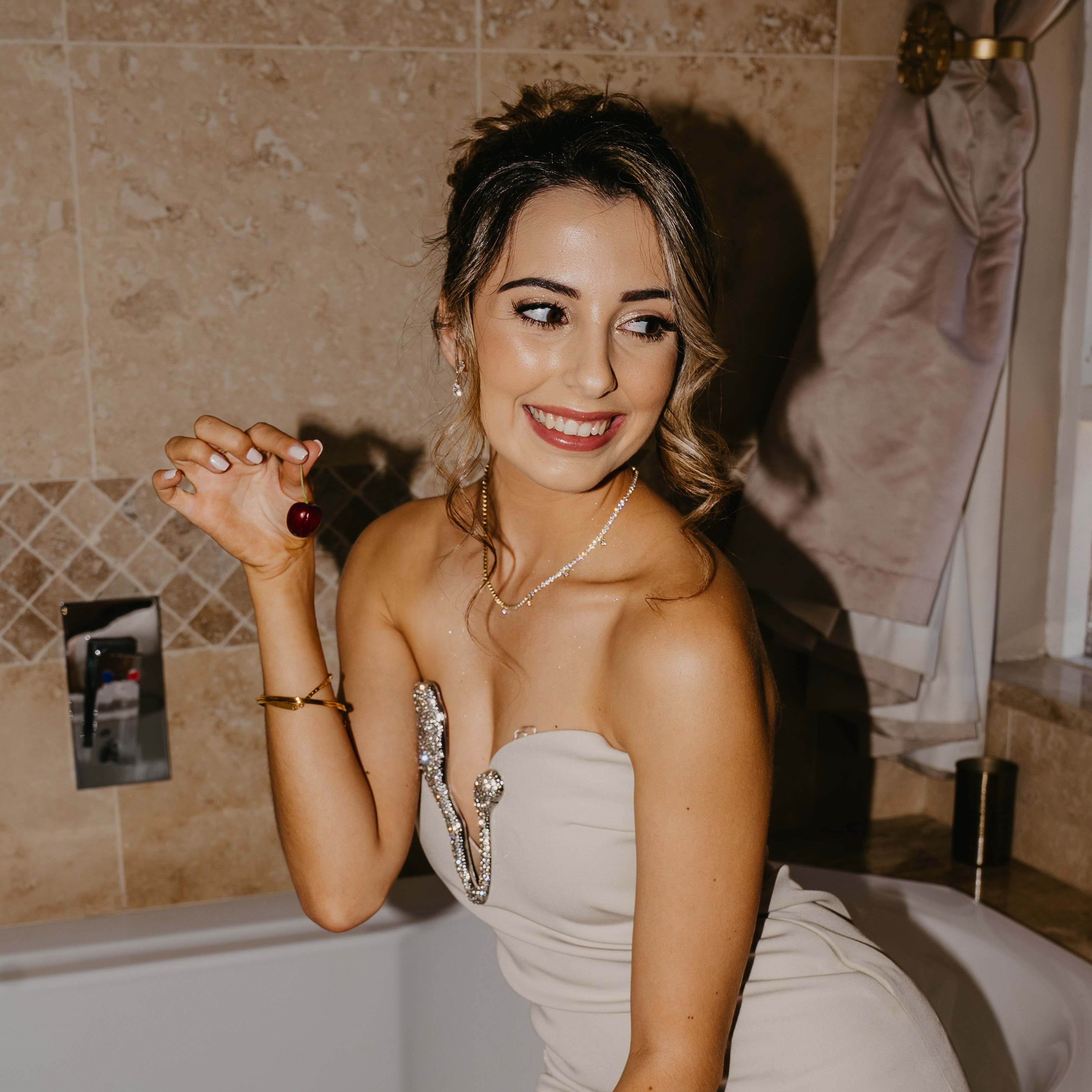 CASSANDRA TENNIS NECKLACE